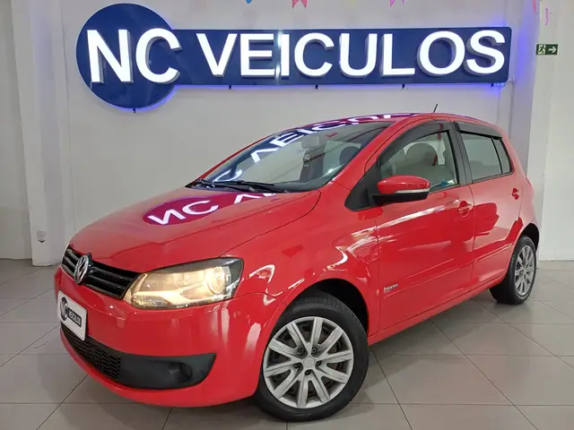 Carro Volkswagen Fox 2014 1.0 TEC (Flex) 4p