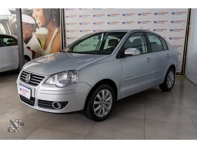 Volkswagen Polo Sedan Comfortline 1.6 8V (Flex)