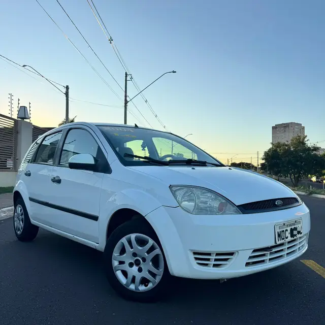 Carro Ford Fiesta Hatch 2004 Street Action 1.0 8V