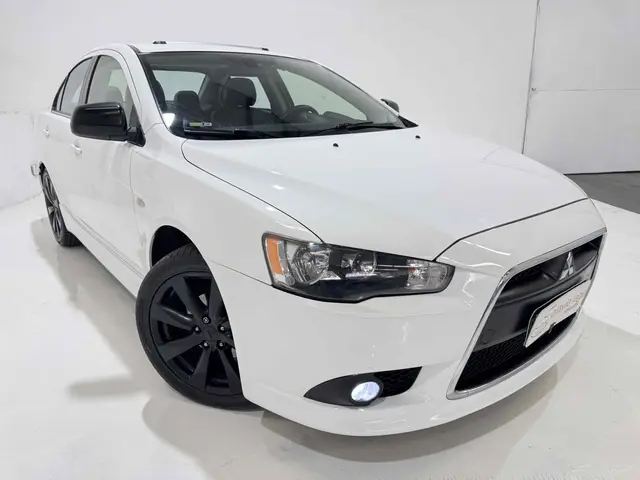 Carro Mitsubishi Lancer 2014 2.0 16V