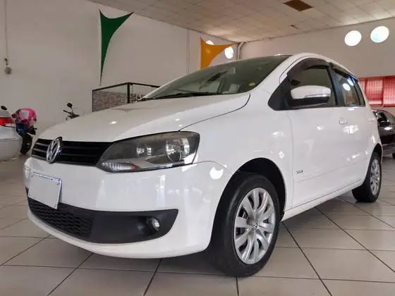 Carro Volkswagen Fox 2013 1.0 VHT (Flex) 4p