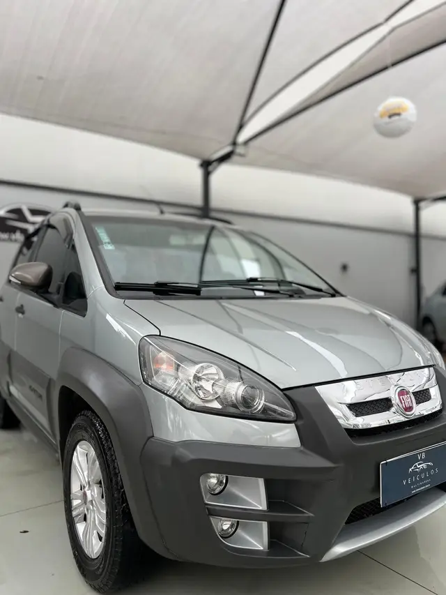 Carro Fiat Idea 2015 Adventure 1.8 16V E.TorQ (Flex)