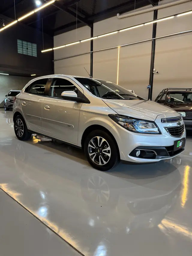 Carro Chevrolet Onix 2015 1.4 LTZ SPE/4