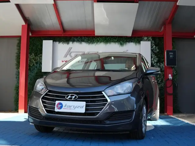 Carro Hyundai HB20S 2017 1.6 Comfort Plus (Aut) (Flex)