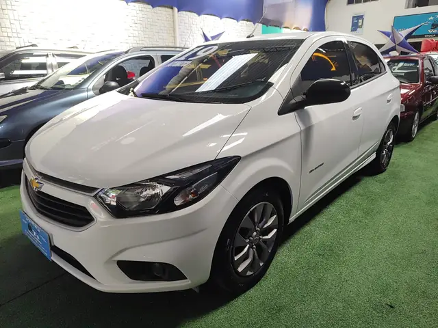 Carro Chevrolet Onix 2019 1.4 Advantage SPE/4 (Aut)