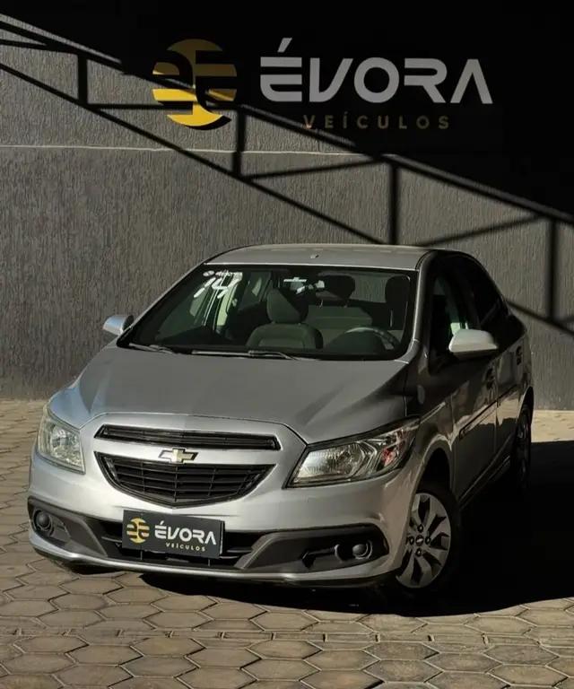 Carro Chevrolet Onix 2014 1.0 LT SPE/4