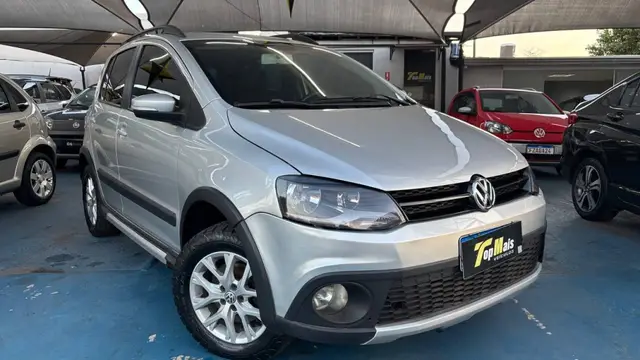 Carro Volkswagen CrossFox 2014 I-Motion 1.6 VHT (Flex)