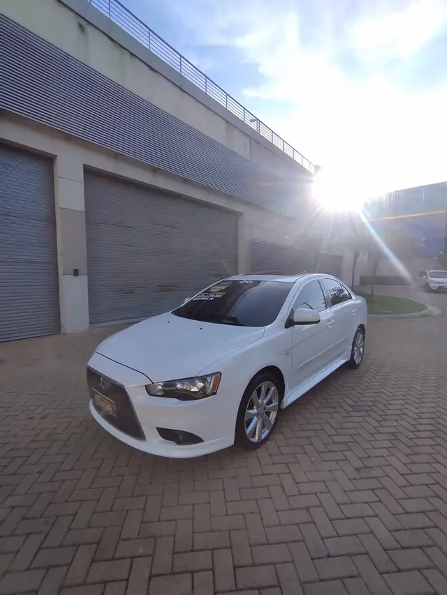 Carro Mitsubishi Lancer 2013 2.0 16V