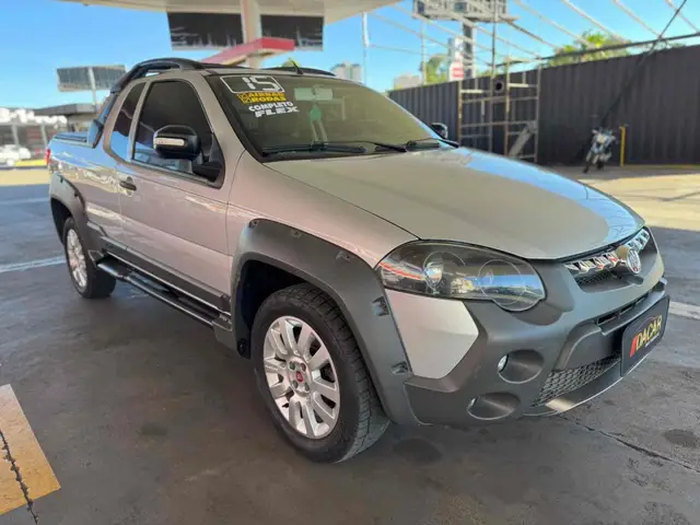Carro Fiat Strada 2015 Adventure 1.8 16V (Flex) (Cabine Estendida)