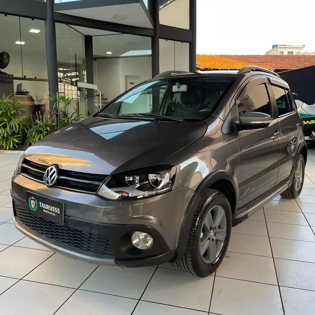 Carro Volkswagen CrossFox 2012 1.6 VHT (Flex)