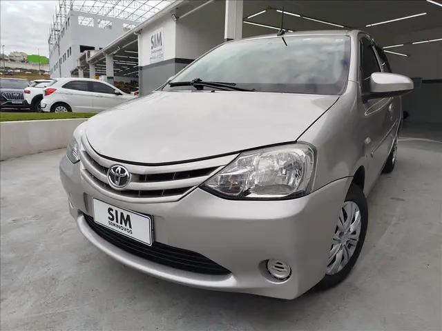 Carro Toyota Etios Sedan 2017 X 1.5 (Aut) (Flex)