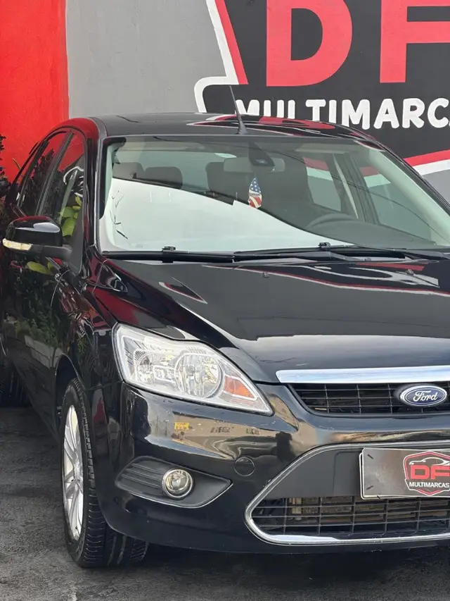 Carro Ford Focus Hatch 2011 Ghia 2.0 16V (Flex)