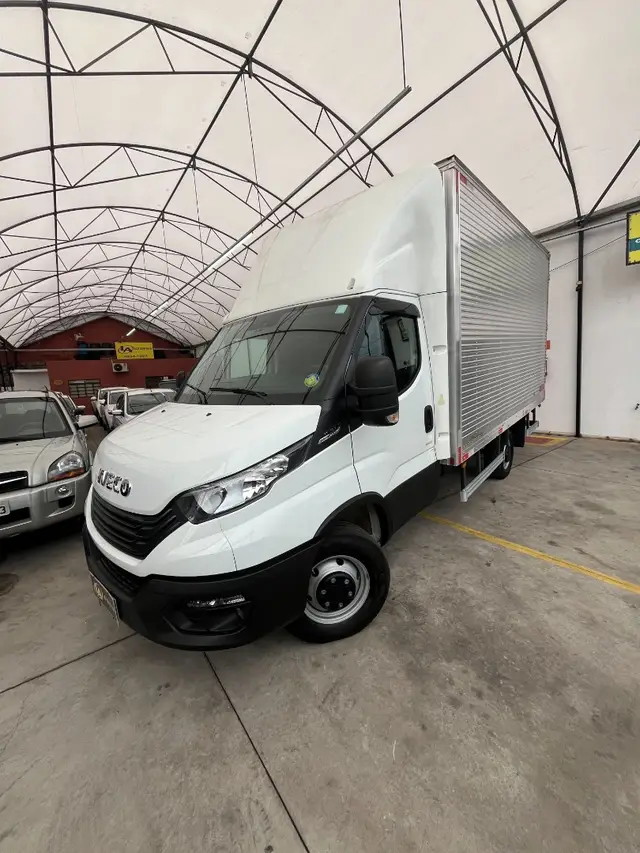Carro Iveco Daily Chassi 2024 35-180 C.3.0 Aut. (Die.) (E6)