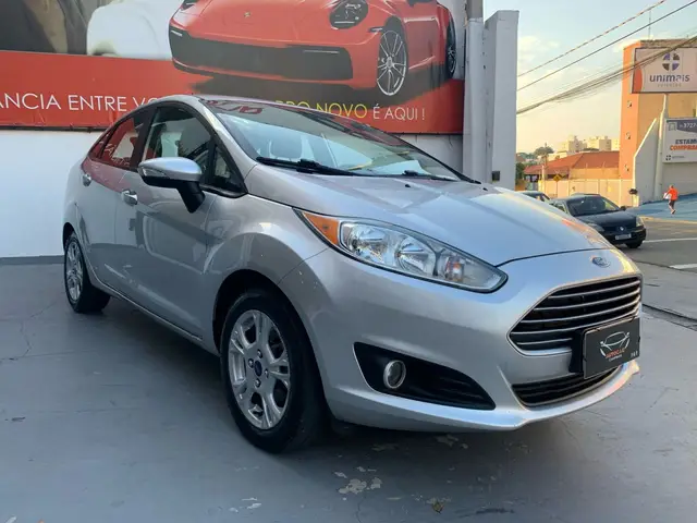 Carro Ford New Fiesta Sedan 2016 1.6 SE PowerShift (Flex)
