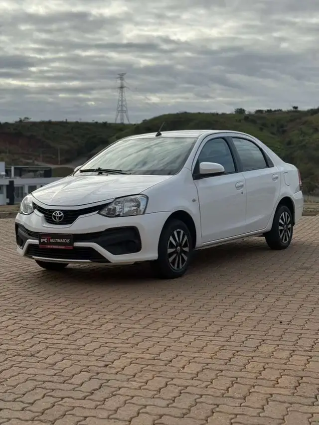 Carro Toyota Etios 2018 XS 1.5 (Flex)