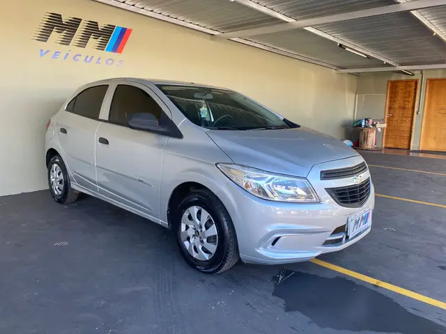 Carro Chevrolet Onix 2015 1.0 LS SPE/4
