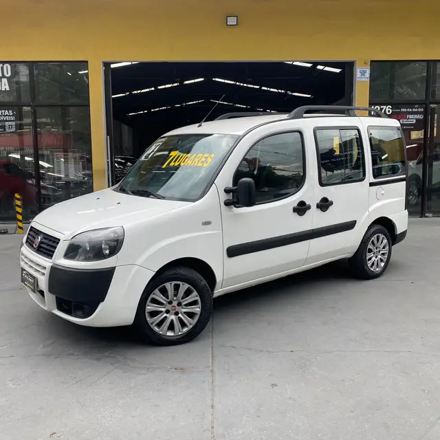 Carro Fiat Doblò 2021 Essence 1.8 16V (Flex)