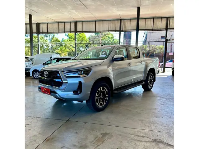 Carro Toyota Hilux Cabine Dupla 2025 SRX 4x4 2.8 Diesel