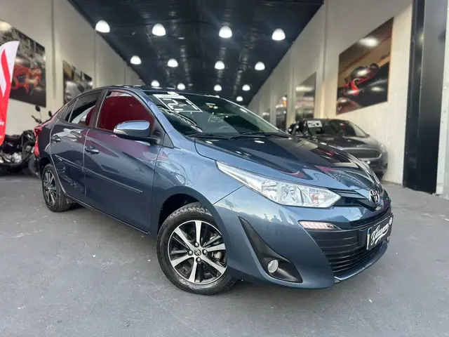 Carro Toyota Yaris Sedan 2021 1.5 XL Live (Flex)