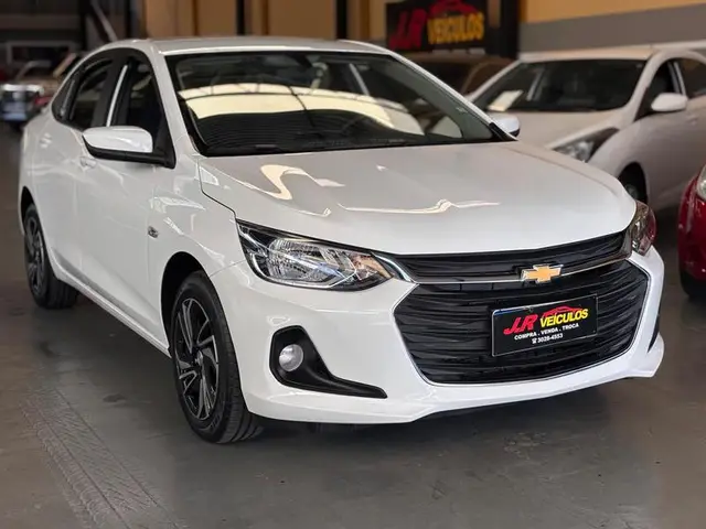 Carro Chevrolet Onix Plus 2024 LT 1.0