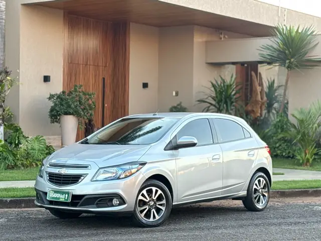 Carro Chevrolet Onix 2015 1.4 LTZ SPE/4 (Aut)