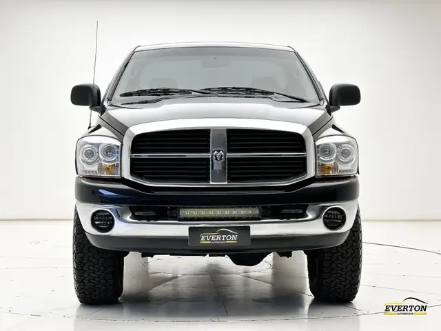 Carro Dodge RAM 2006 Ram 2500 QC 5.9