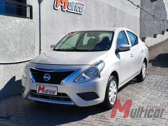Carro Nissan Versa 2016 1.0 12V (Flex)