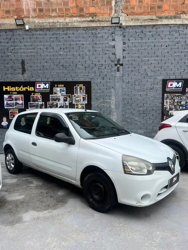 Carro Renault Clio 2015 Authentique 1.0 16V (Flex) 2p