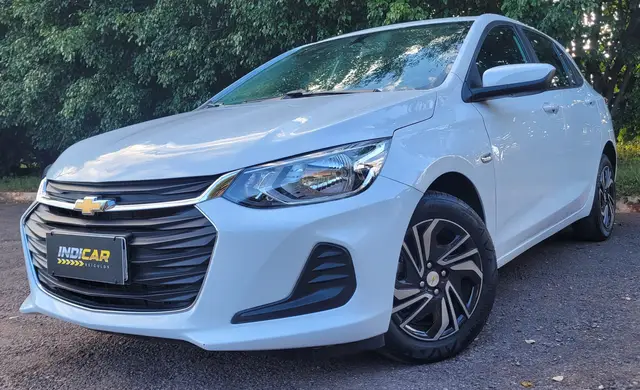 Carro Chevrolet Onix 2024 LT 1.0