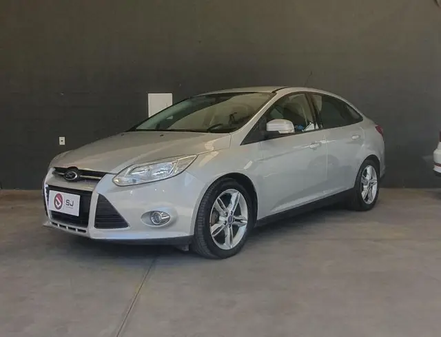 Carro Ford Focus Sedan 2015 S 2.0 16V PowerShift (Aut)