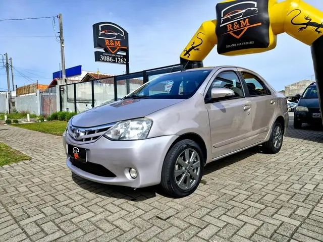 Carro Toyota Etios 2017 XLS 1.5 (Aut) (Flex)