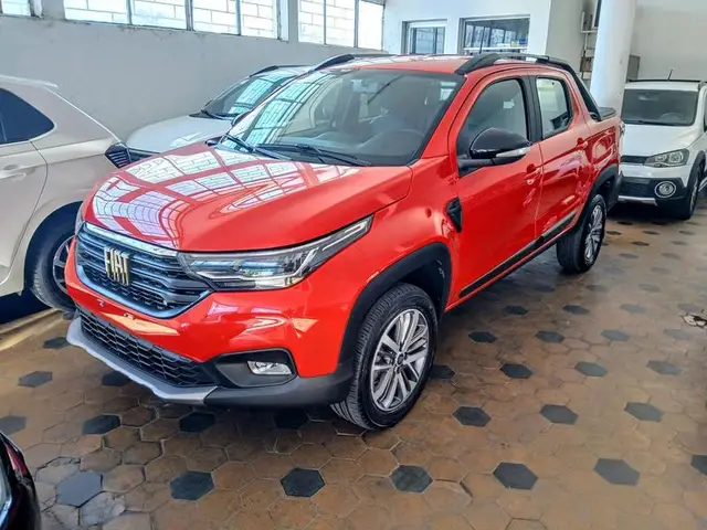 Carro Fiat Strada 2025 Volcano 1.3