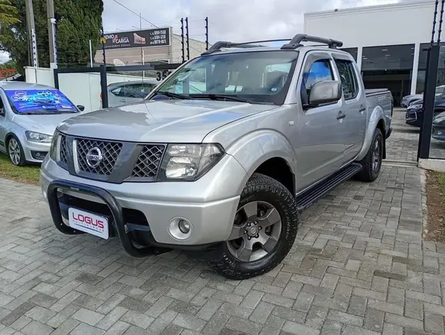 Carro Nissan Frontier 2012 LE 4x4 2.5 16V (cab. dupla)