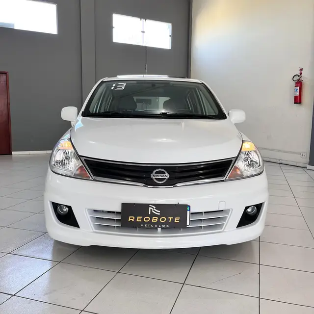 Carro Nissan Tiida 2013 SL 1.8 (flex)