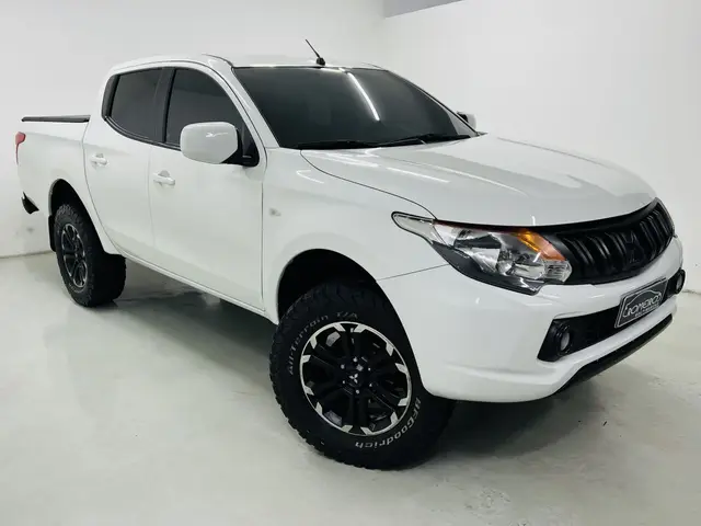 Carro Mitsubishi L200 2022 Triton GL 2.4