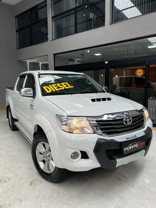 Carro Toyota Hilux Cabine Dupla 2013 Hilux 3.0 TDI 4x4 CD SRV Top (Aut)