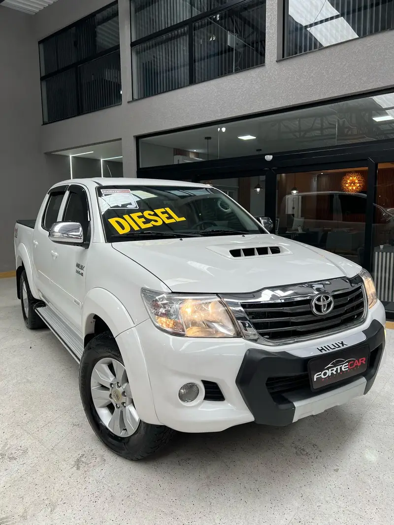 Toyota Hilux Cabine Dupla Hilux 3.0 TDI 4x4 CD SRV Top (Aut)