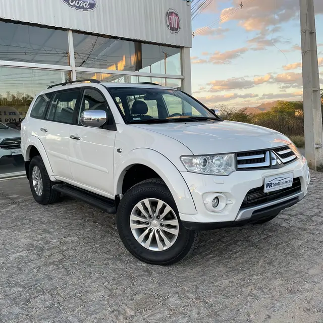 Carro Mitsubishi Pajero 2016 3.2 DI-D HPE 4WD (Aut)