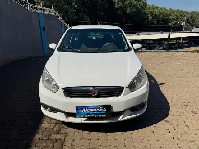 Carro Fiat Grand Siena 2014 Evo Attractive 1.4 8V (Flex)