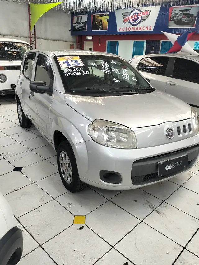 Carro Fiat Uno 2013 Vivace Italia 1.0 8V (Flex) 4p