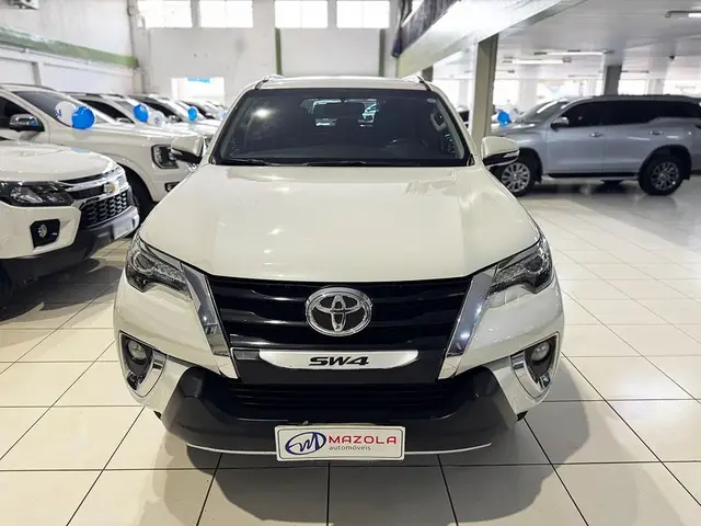Carro Toyota SW4 2017 2.8 TDI SRX 5L 4x4 (Aut)