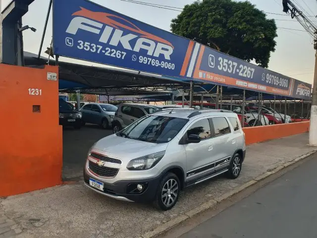 Carro Chevrolet Spin 2016 Activ 1.8 (Flex)
