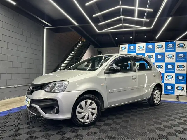 Carro Toyota Etios 2016 XS 1.5 (Flex)