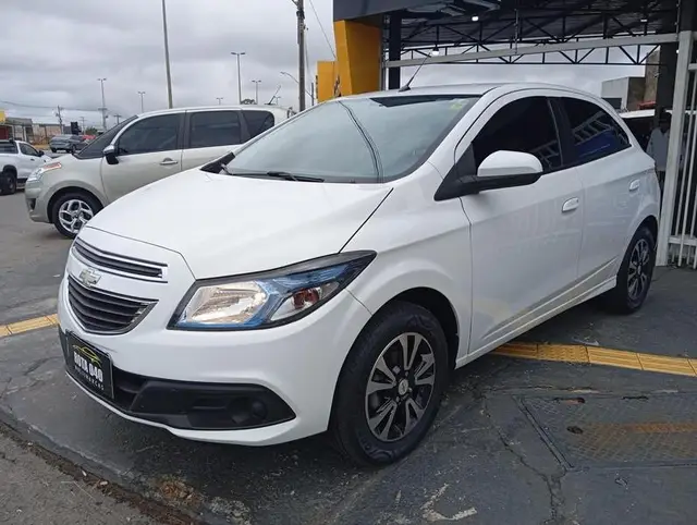 Carro Chevrolet Onix 2014 1.0 Loolapalooza SPE/4