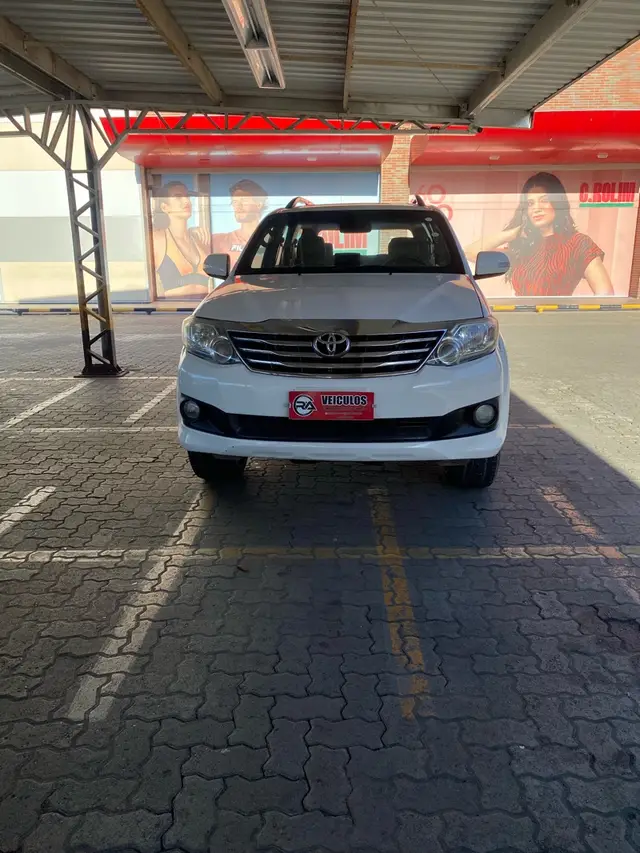 Carro Toyota Hilux SW4 2013 SR 2.7 4x2 (Flex)