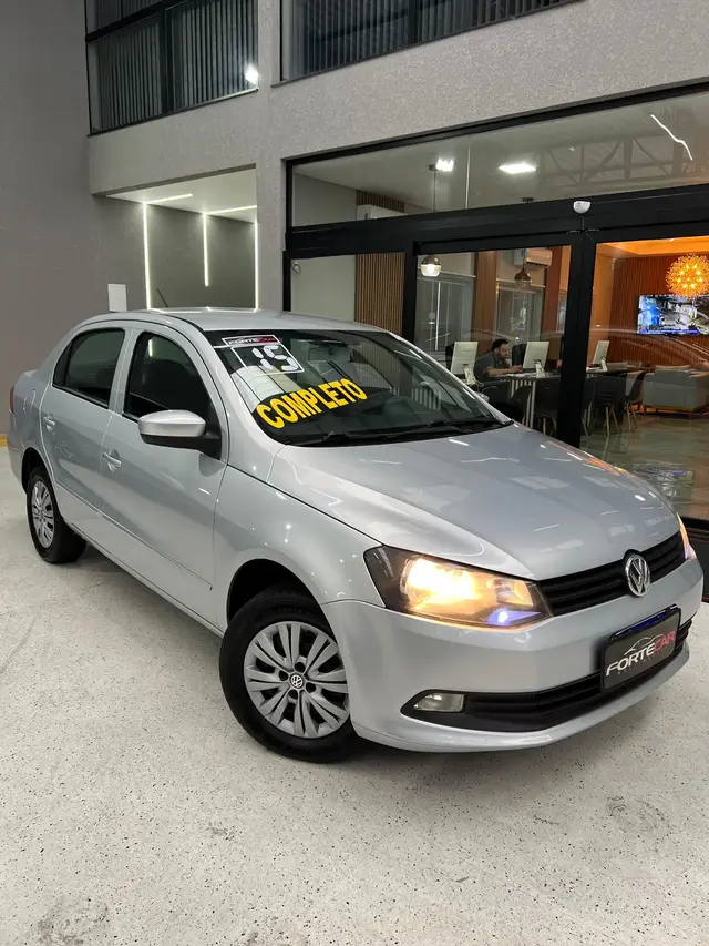 Carro Volkswagen Voyage 2015 1.6 VHT (Flex)