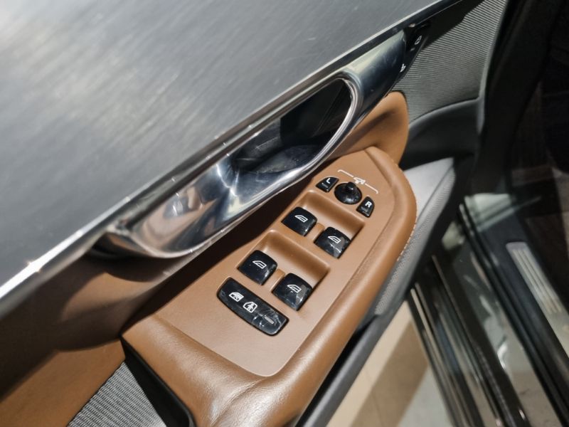 XC90 2.0 T6 Momentum AWD