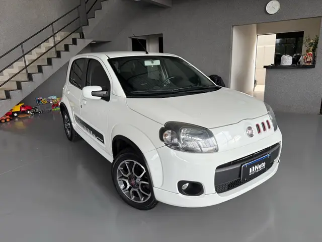 Carro Fiat Uno 2013 Sporting 1.4 8V (Flex) 4p