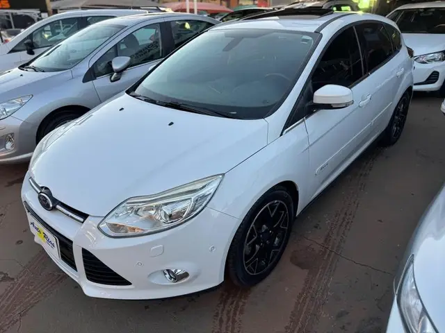 Carro Ford Focus Hatch 2015 Titanium Plus 2.0 16V PowerShift