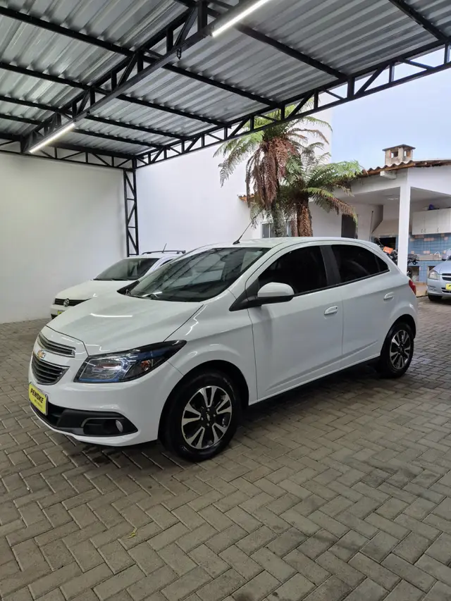 Carro Chevrolet Onix 2016 1.4 LTZ SPE/4 (Aut)